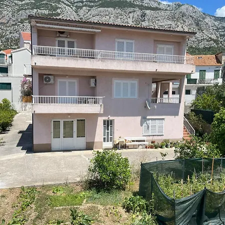 Cecilija Appartement Makarska