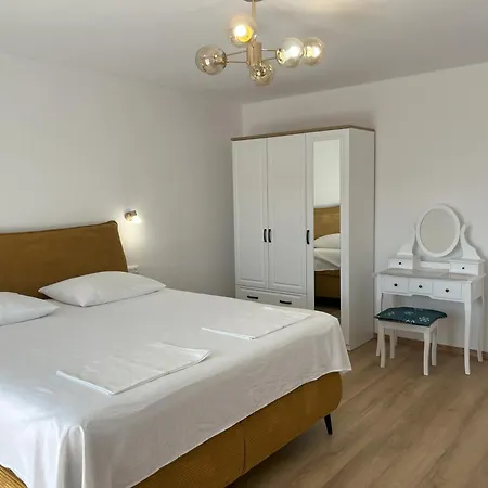 Cecilija Appartement Makarska